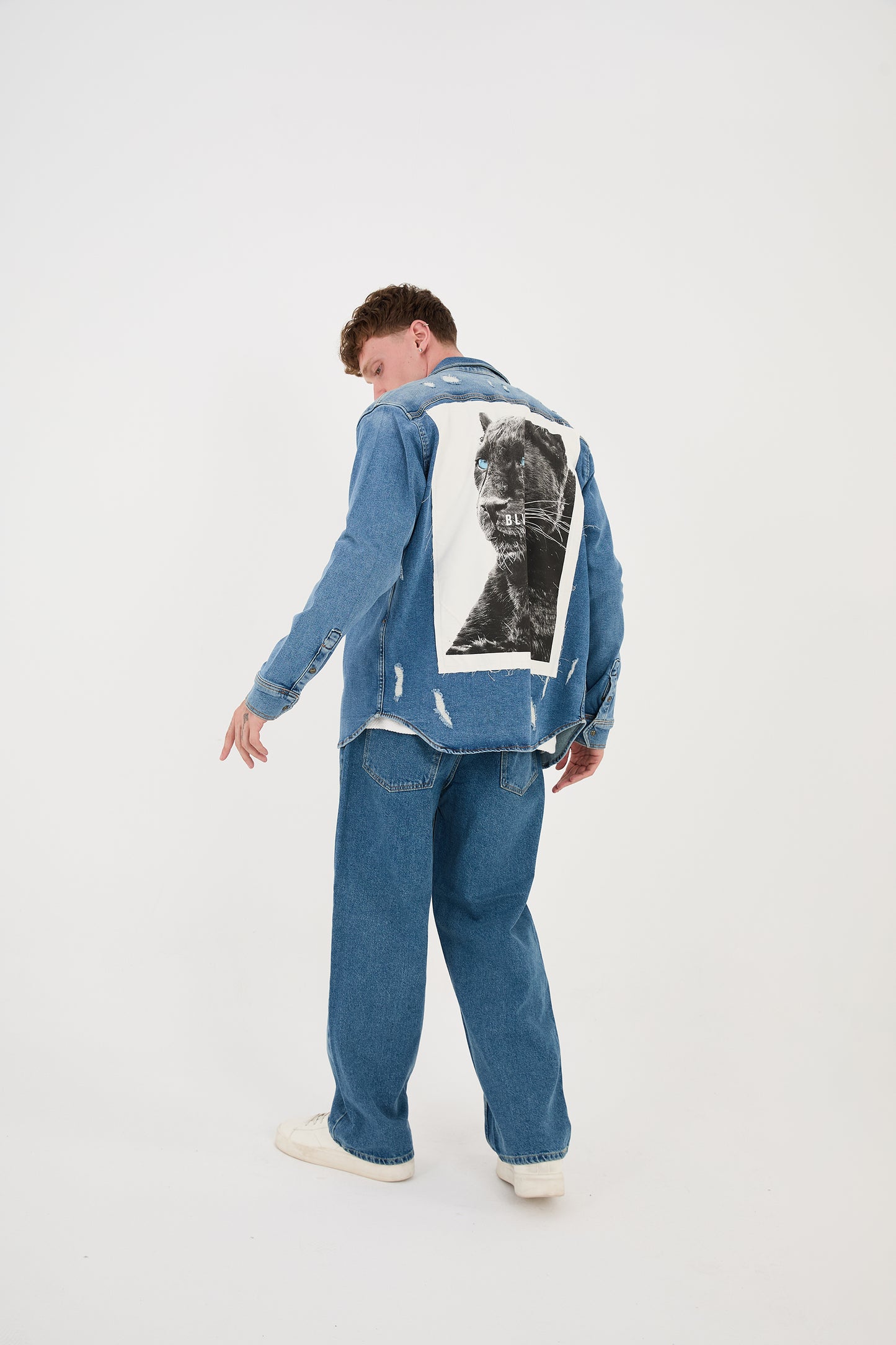 Herren Denim-Hemdjacke, Regular Fit, Black Panther Motiv Rücken Print, Modell 16749, Blau