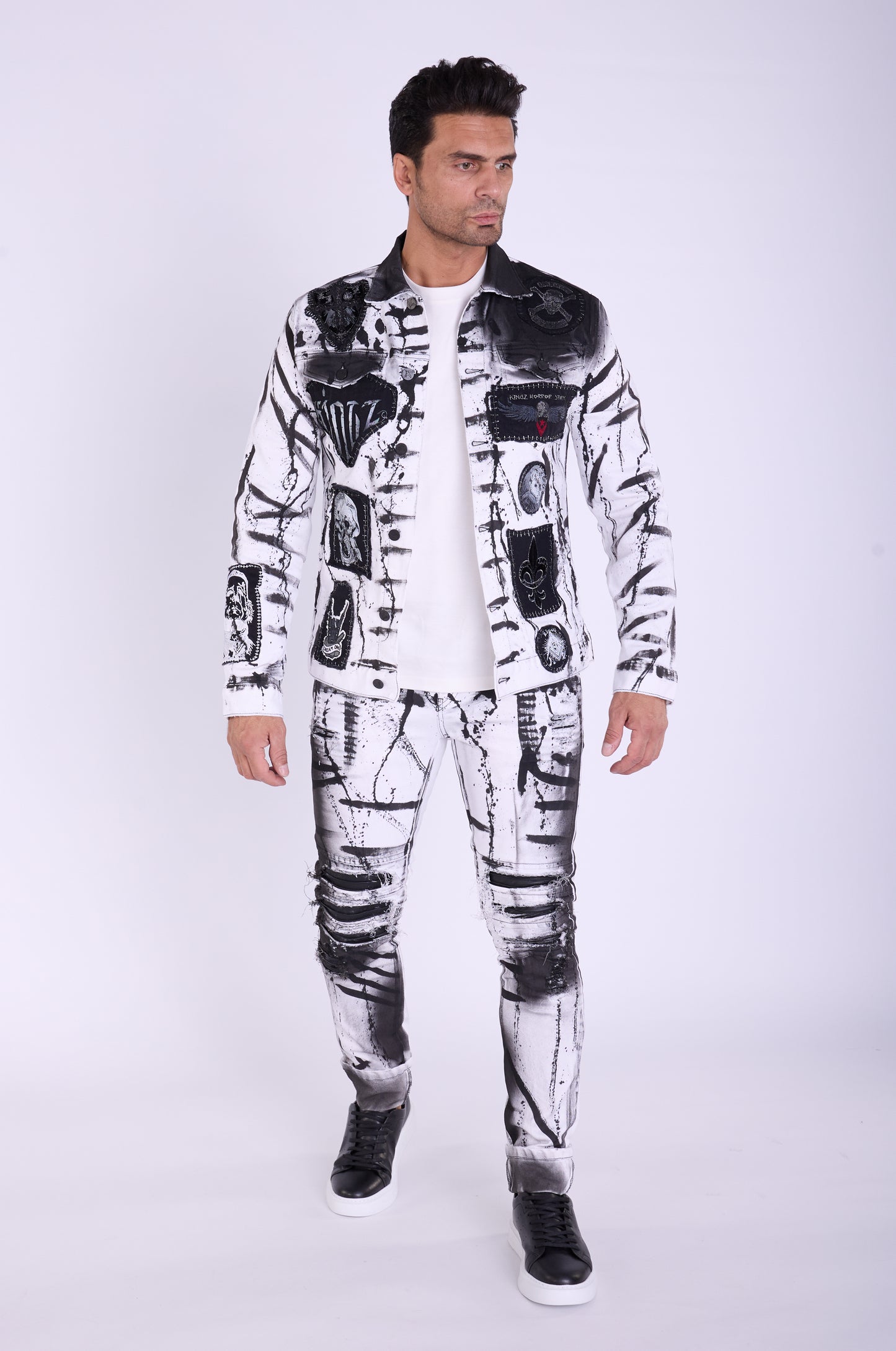 KINGZ Herren Designer Biker Jeans, Slim Fit, Modell 1505-2, White/Black